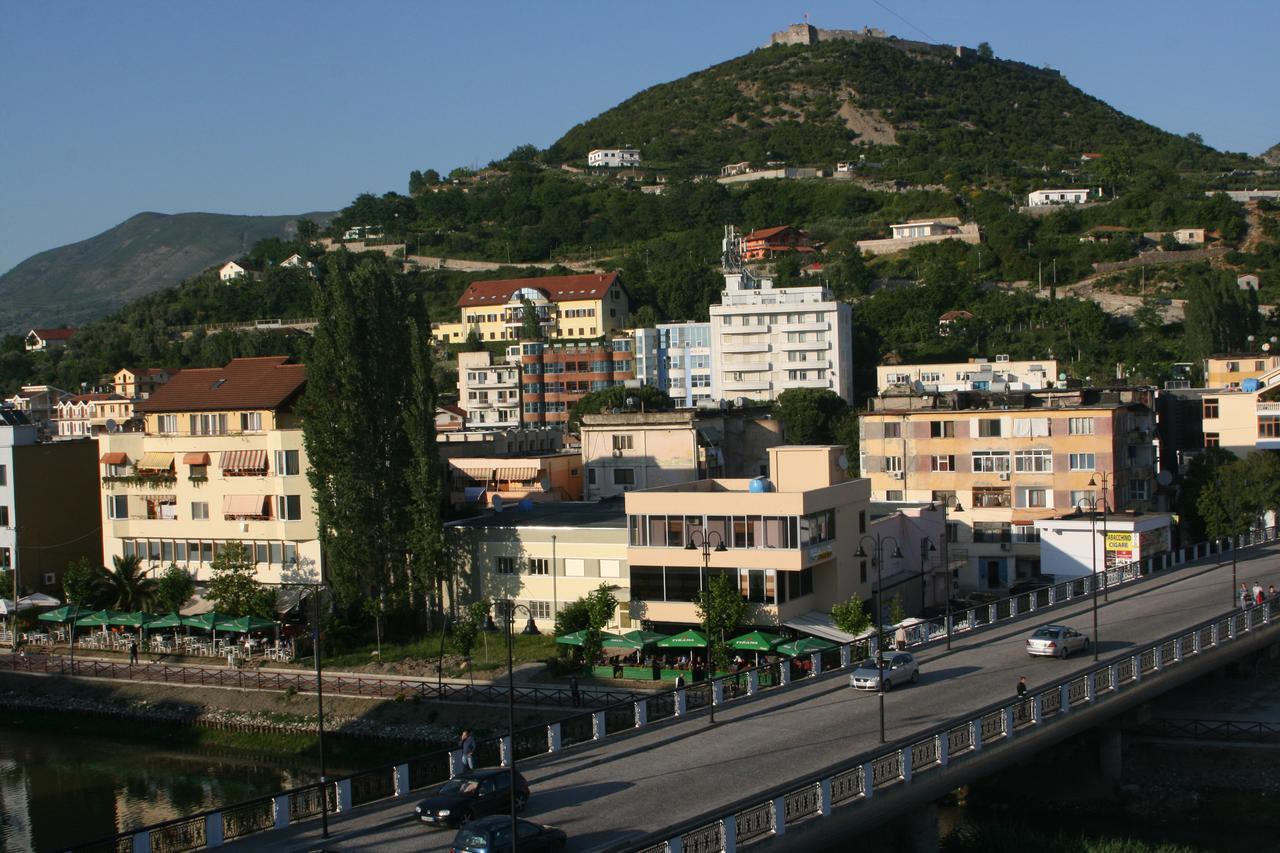Hotel Siklad Lezhe Bagian luar foto
