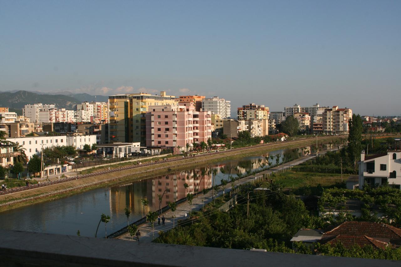 Hotel Siklad Lezhe Bagian luar foto